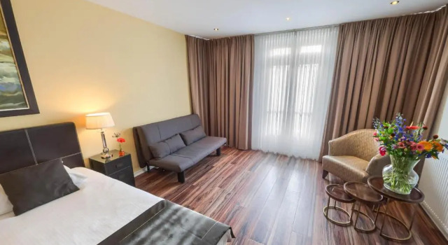 Полулюкс Boutique Hotel Chariot - Amsterdam Schiphol Airport