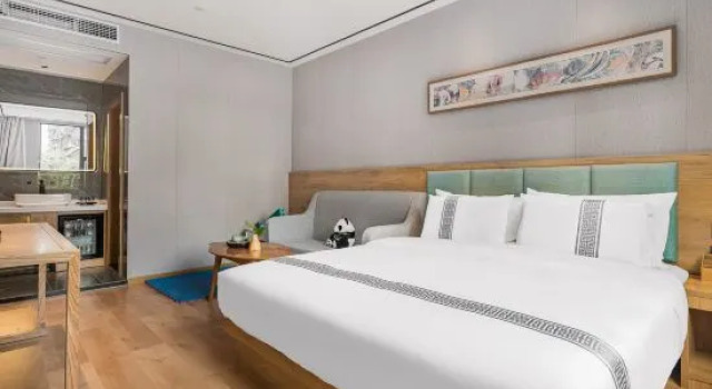 Семейный люкс с видом на сад Fengyin Tianjiao Hotel (Chengdu Qianfeng Road subway station）