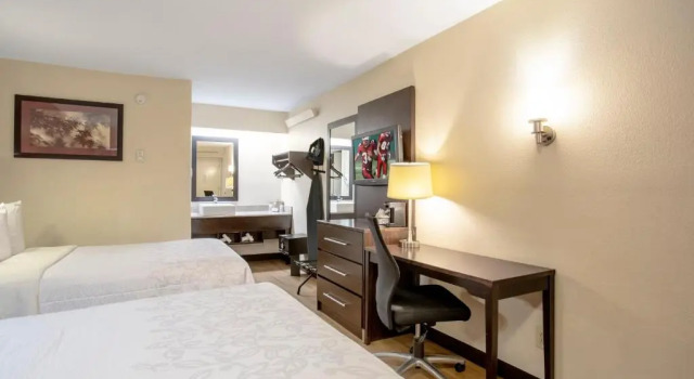 Четырёхместный номер Standard Red Roof Inn PLUS+ Chicago - Willowbrook