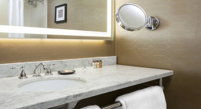 Двухместный полулюкс Sheraton Commander Hotel