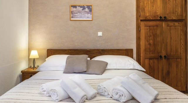 Amazing Home in Makarska with Hot Tub, Sauna & WiFi, Buchen Sie Hotel Hotels in Gespanschaft Split-Dalmatien mit Pool, Schwimmbad