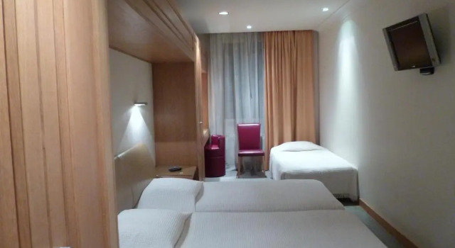 Трёхместный номер Standard Hôtel du Vieux Marais
