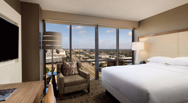 DoubleTree by Hilton Dallas - Campbell Centre
