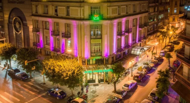 Modern Revival Luxury Hotel, Забронировать Отель Отели Салоников с бассейном, рядом с Триумфальная арка императора Галерия, Бассейн