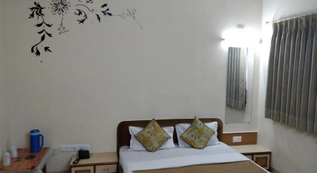 Hotel Damjis, Rezerwuj Hotel Hotele w Gujarat ze śniadaniem, Śniadanie