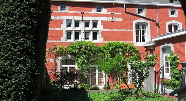 Chambre d'Hôtes Les Augustins (Parking sécurisé), Забронировать Отель Юи 