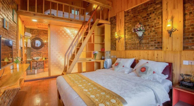 Cloud Lake House lnn, Забронировать Отель Отели Лицзян 3 звезды, рядом с Улица Сквер-стрит Древнего города Даянь, 3*