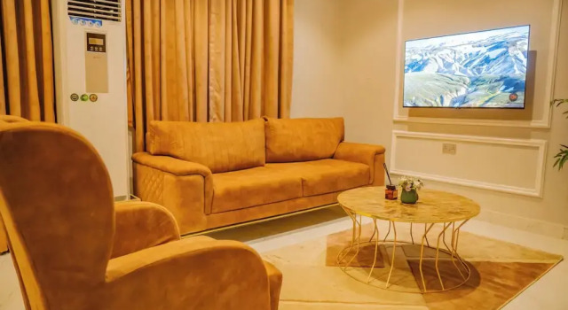Полулюкс Ojaja Suites Akure