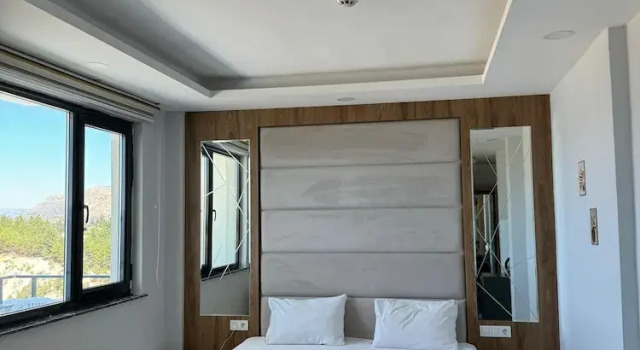 Двухместный номер Standard с балконом и с видом на озеро özşahin otel