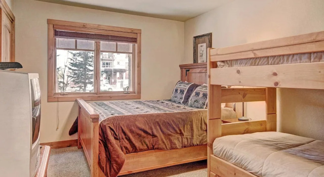18 Autumn Brook 4 Bedroom Townhouse by RedAwning