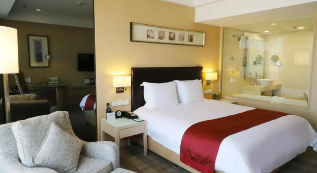 Номер Deluxe Qingdao  Parkview Holiday Hotel
