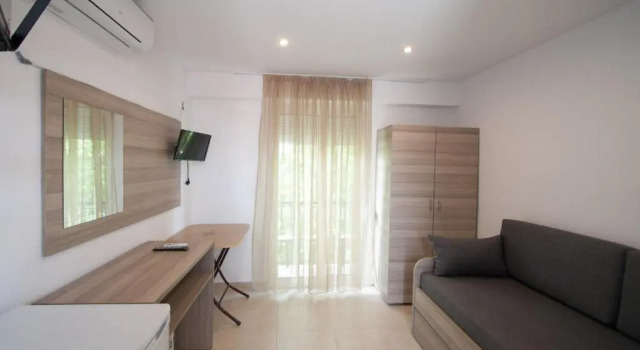 Кровать в общем номере AVOCADO Skiathos