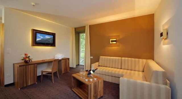 Семейный люкс Hotel Madatsch