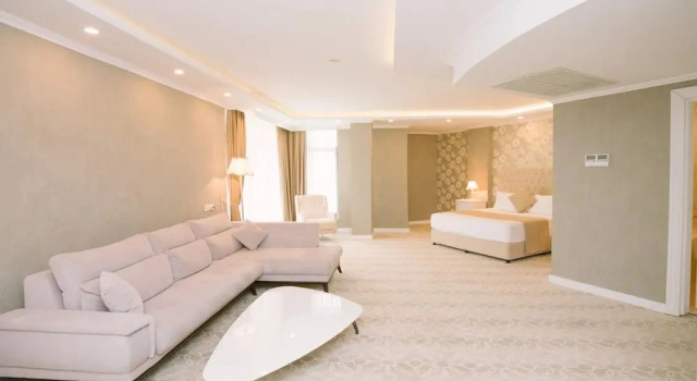 Luksusowy trzyosobowy suite Burgaz Izer Hotel