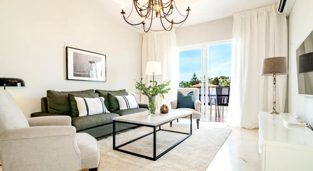 AS10-Apartment Aloha Sur-Roomservice
