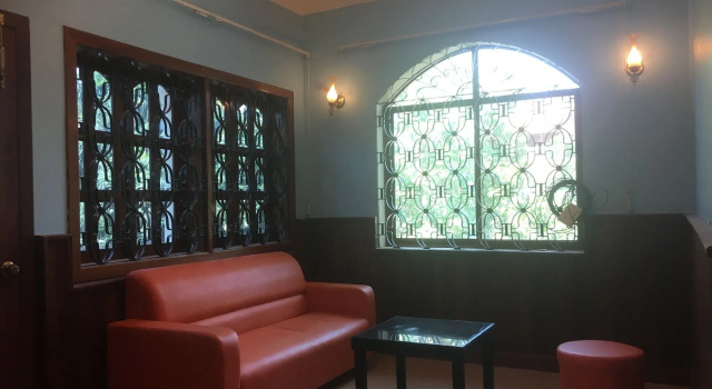 The Sparrow Guest House, Забронировать Гостевой дом Гостевые дома Сиемреап, рядом с Ночной рынок Ангкор, Гостевой дом