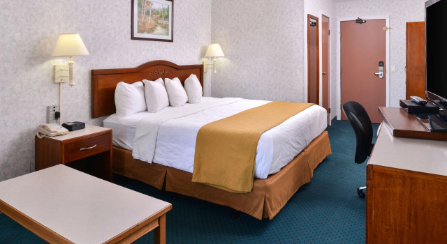 Номер Deluxe Canadas Best Value Inn & Suites-Castlegar