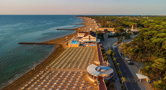Вилла Villa 500mt from the beach