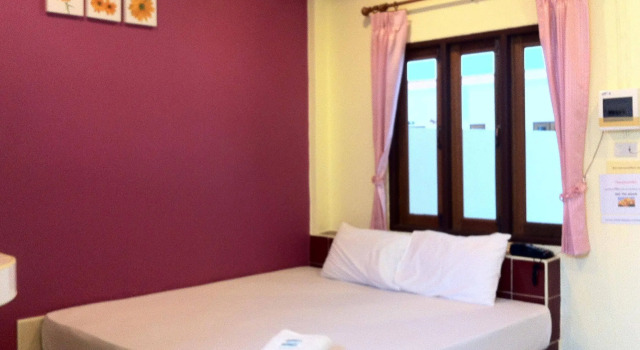 Sabai Sabai Guesthouse, Reservar Hotel Lang Suan 
