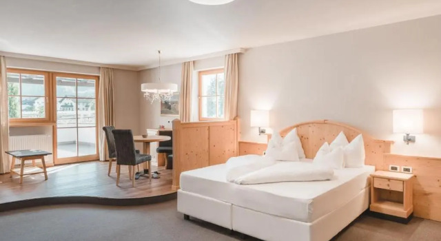 Люкс Hotel Tiefenbrunn Gardensuites & Breakfast