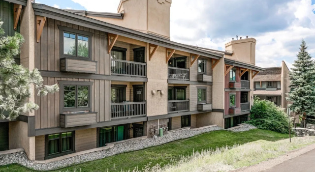 2345 Apres Ski Way House Unit 114 - 4 Br home by RedAwning