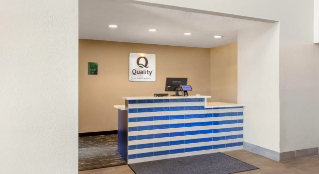 Quality Inn Chesterton near Indiana Dunes National Park I-94