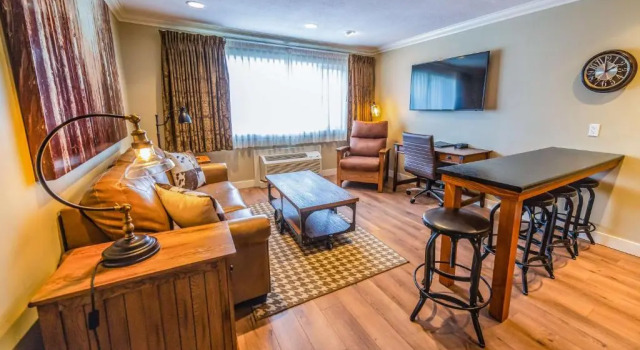 Двухместный люкс c 1 комнатой Prestige Hudson Bay Lodge & Conference Centre, WorldHotels