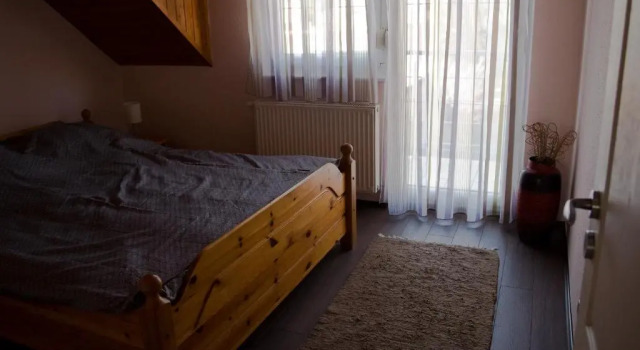 Bedi Apartmanház, Book Hotel Hoteller i Western Transdanubia med parkering, Parkering