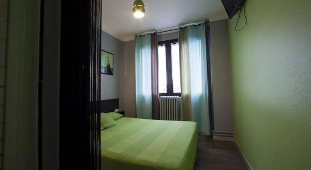 Hôtel Anatole France, Varaa Hotelli Toulouse Haute-Garonne