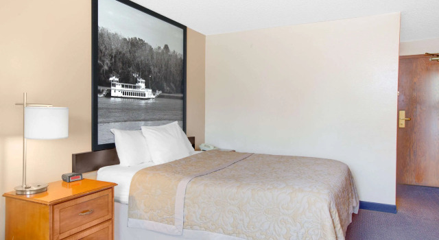 Super 8 by Wyndham Clear Lake, Varaa Hotelli Clear Lake Iowa