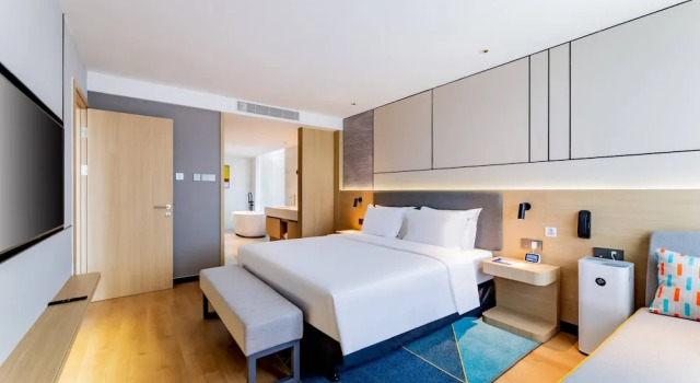 Люкс Holiday Inn Express Hohhot East Station by IHG