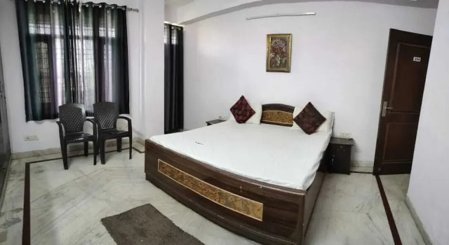 ADB Rooms Knights Inn, Забронировать Отель Отели Нью-Дели с парковкой, Парковка