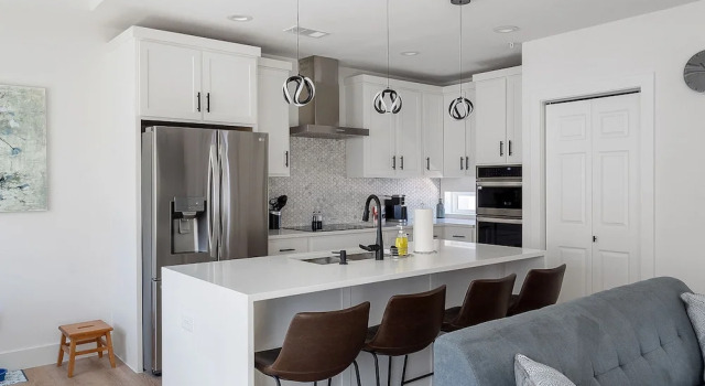 Апартаменты Modern Townhome Rooftop Backyard Garage 2