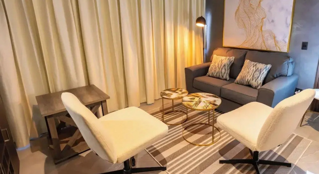 Люкс Luxury с видом на бассейн Hotel Ramada Inn