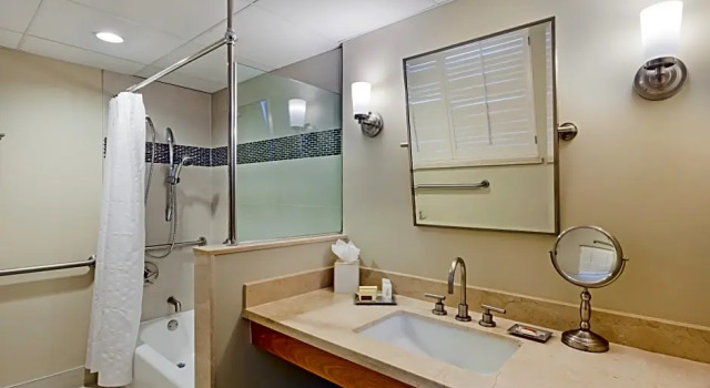 Четырёхместный номер Standard с красивым видом из окна Grand Galvez Resort, Autograph Collection