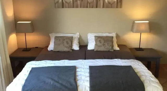 Vakantiewoning in villapark de oesterbaai 113, Book Hotel Wemeldinge 