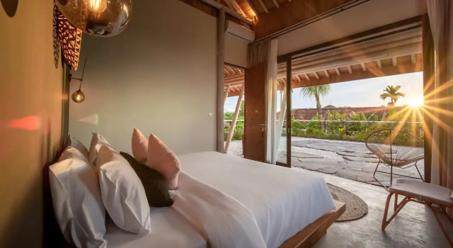 Вилла с 5 комнатами с балконом Stunning Architecture 5BR Bamboo With Tropical Pool Villa in Umalas