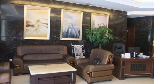 Shenzhen Yuehai Business Hotel, Rezerwuj Hotel Hotele w Shenzhen z parkingiem, Parking