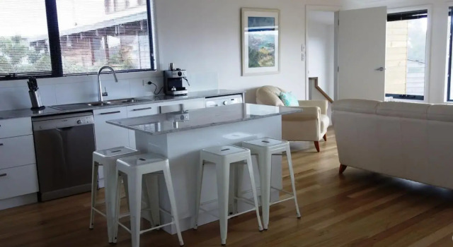 THE LOFT @ Bay of Fires Seascape, Book Hotel Binalong Bay Tasmania