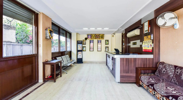 Hotel Siddhi Vinayak, Забронировать Отель Бани-Парк 