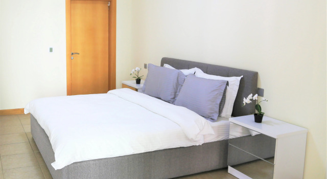 Luxury Stay at the Palm Shoreline Dubai, Забронировать Отель Отели Пальмы Джумейра с бассейном, Бассейн