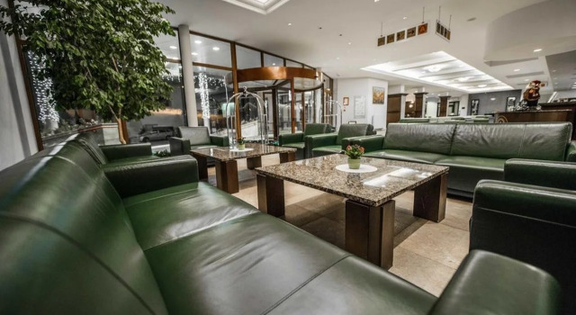 Grand Hotel Bellevue, Rezervovat Hotel Hotely v Prešovský kraj s parkováním, Parkování