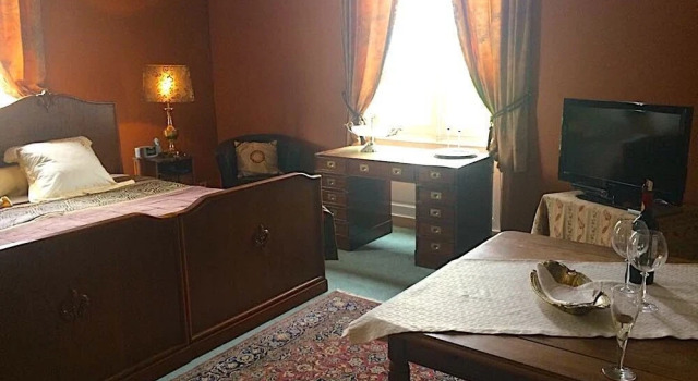 Château Le Parc de Mirambeau, Rezerwuj Hotel Hotele w Charente-Maritime z parkingiem, Parking