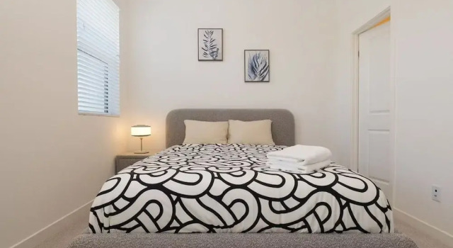 Modern Designer Stay Bright Chic Spacious, Забронировать Апартаменты/квартира Онтарио штат Калифорния, рядом с iFLY Indoor Skydiving - Ontario