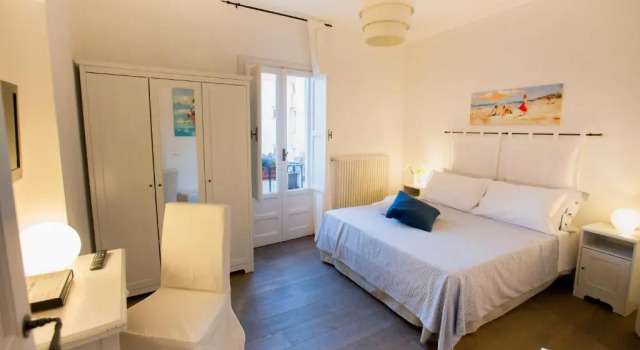 Azzurro B&B, Забронировать Отель «постель и завтрак» Чефалу Madonie Regional Natural Park, рядом с Собор Чефалу