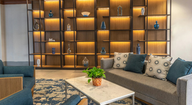 DoubleTree by Hilton New Bern - Riverfront, Забронировать Отель Отели и гостиницы Нью-Берн, рядом с Исторический музей дворца Трион в Северной Каролине, Отель
