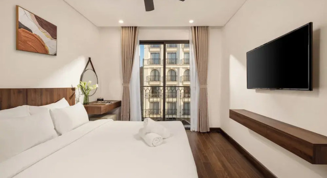 Двухместный номер Premier с балконом и с видом на город Zen Lotus Hotel & Apartment