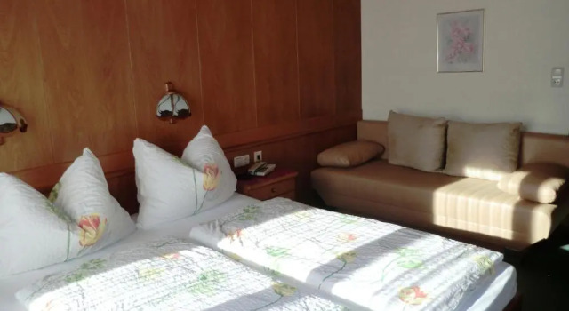 Четырёхместный номер Standard Alpenhotel Tauernstüberl