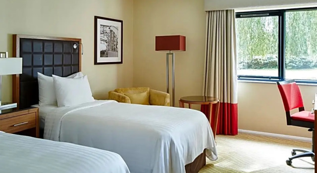 Двухместный номер Standard Delta Hotels by Marriott Peterborough