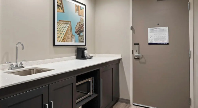 Кровать в общем номере Hampton Inn & Suites Cranberry Pittsburgh
